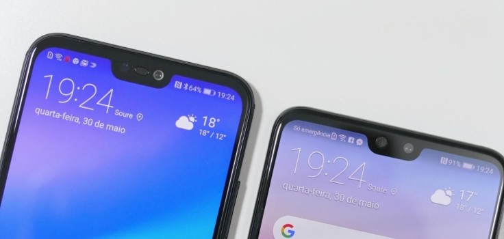vista superior de dois smartphones com notch, entalhe na tela.